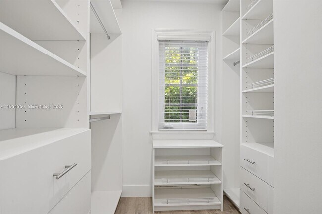 Building Photo - 3002 Segovia St