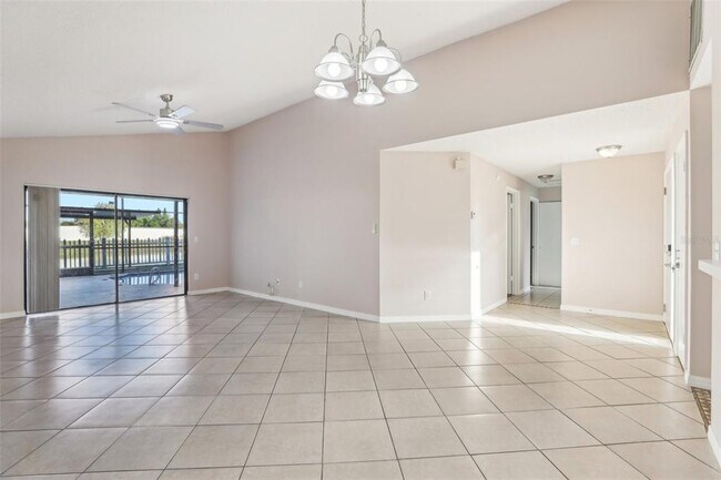 Building Photo - 118 Pinewood Cir