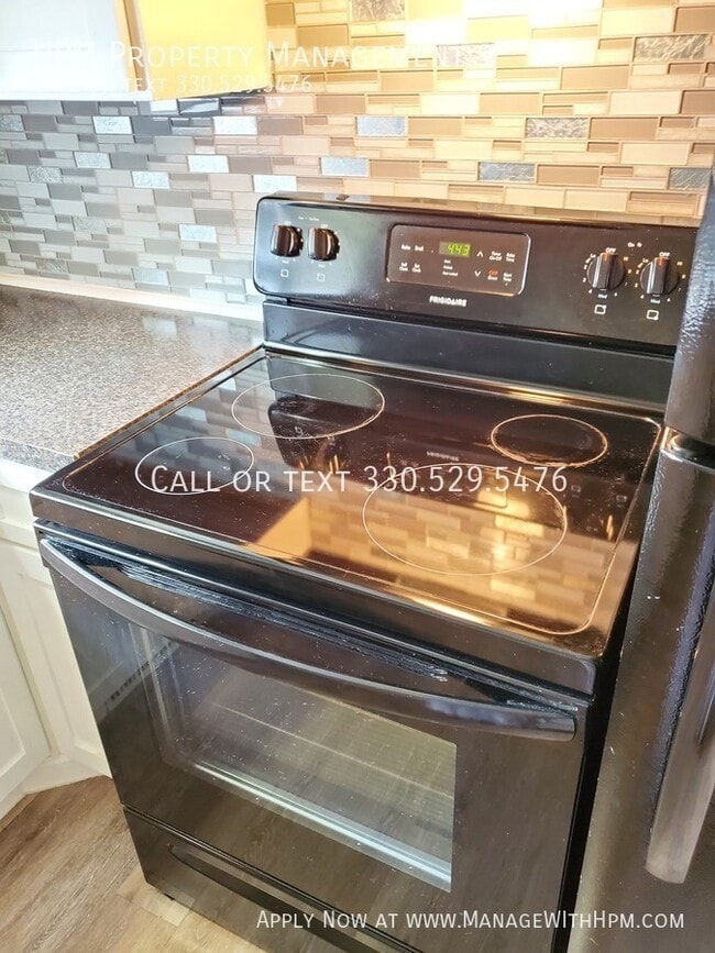 Building Photo - 615 Baldwin-