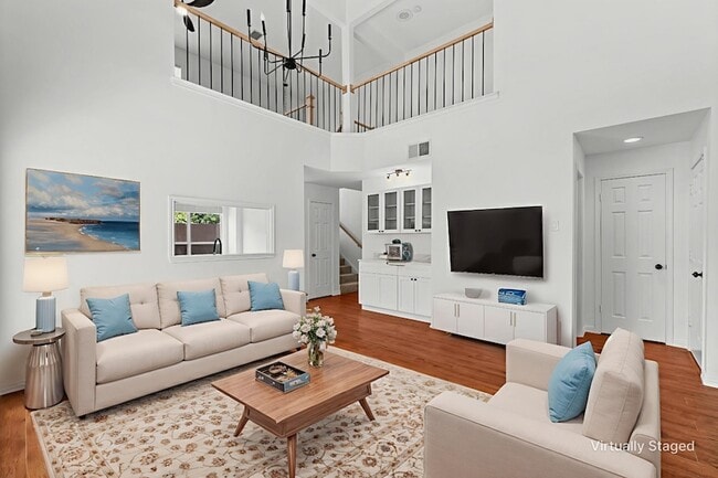 Building Photo - 4709 Thorntree Dr