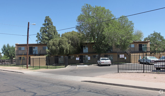 Primary Photo - Broadway House Apartments