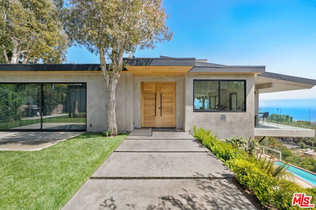 Building Photo - 23812 Malibu Crest Dr