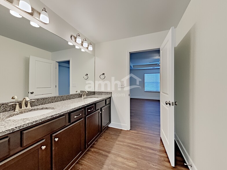 Building Photo - 4300 Spregan Way