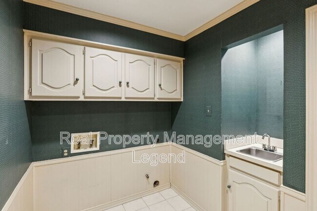 Building Photo - 6505 Copper Creek Dr