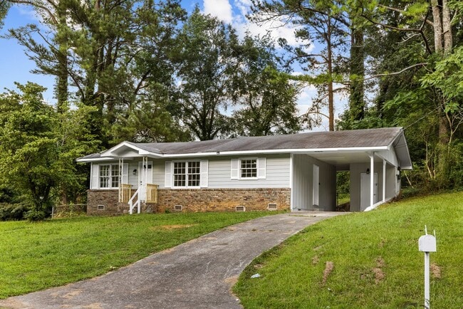 Building Photo - Charming 3 Bedroom, 2 Bathroom house