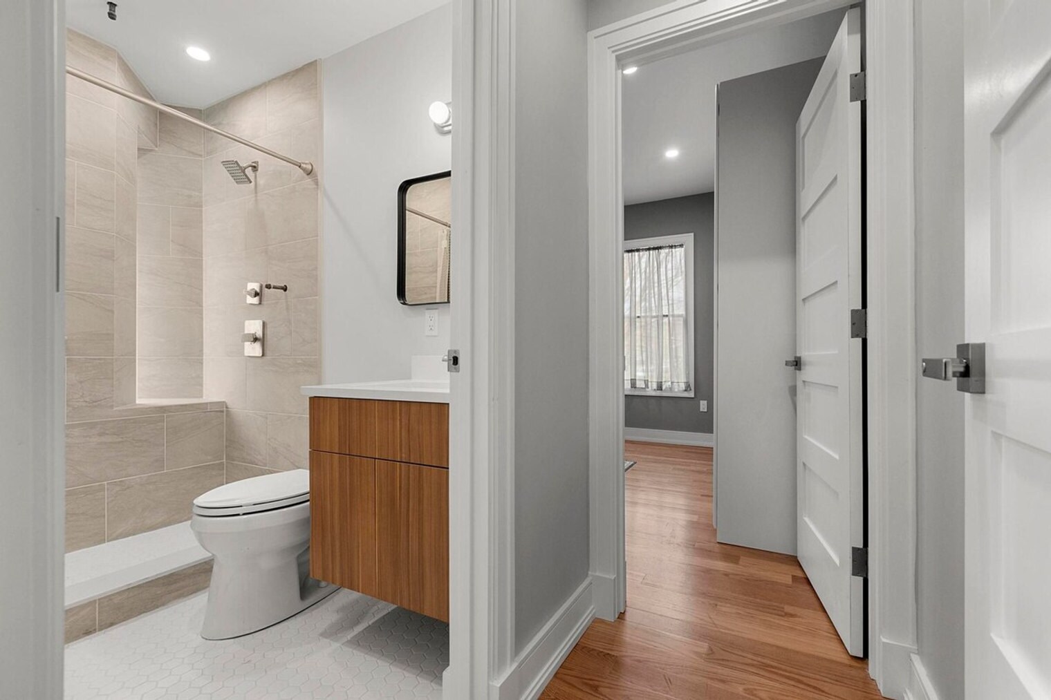 Building Photo - 10 Annapolis St