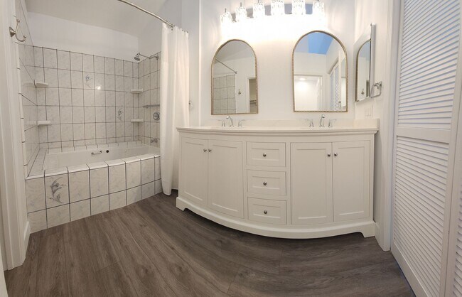 Building Photo - Gorgeous 2 bedroom newly renovated upstairs corner condo in gated community with pool & hill side...