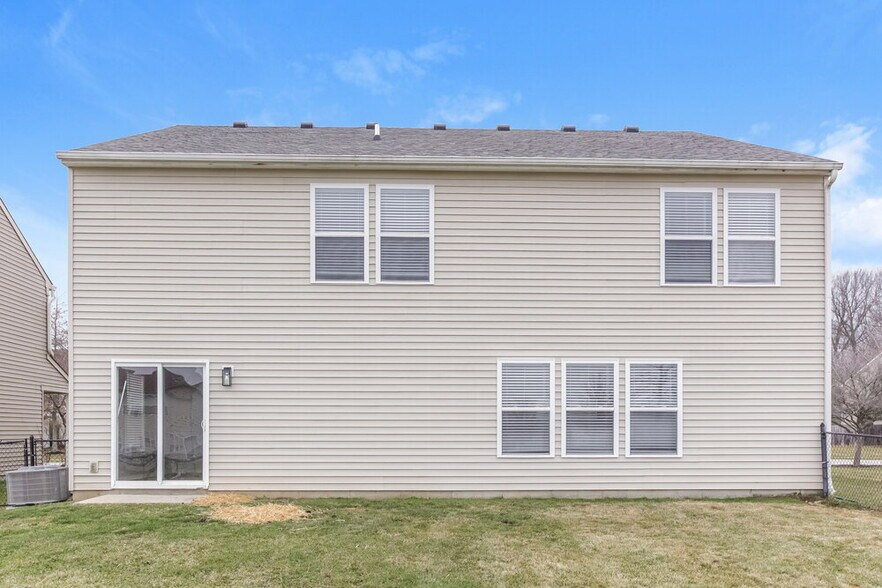 Building Photo - 8243 Retreat Ln