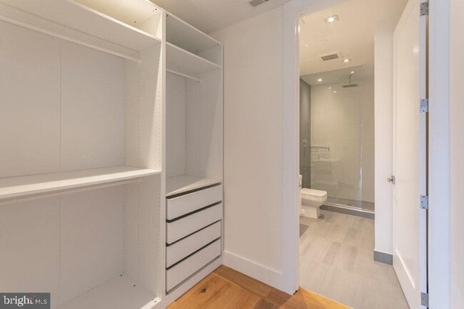 Building Photo - 240 N 2nd St