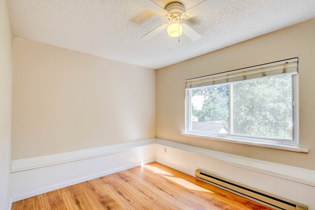 Building Photo - Charming 4BD Victorian near Downtown Color...