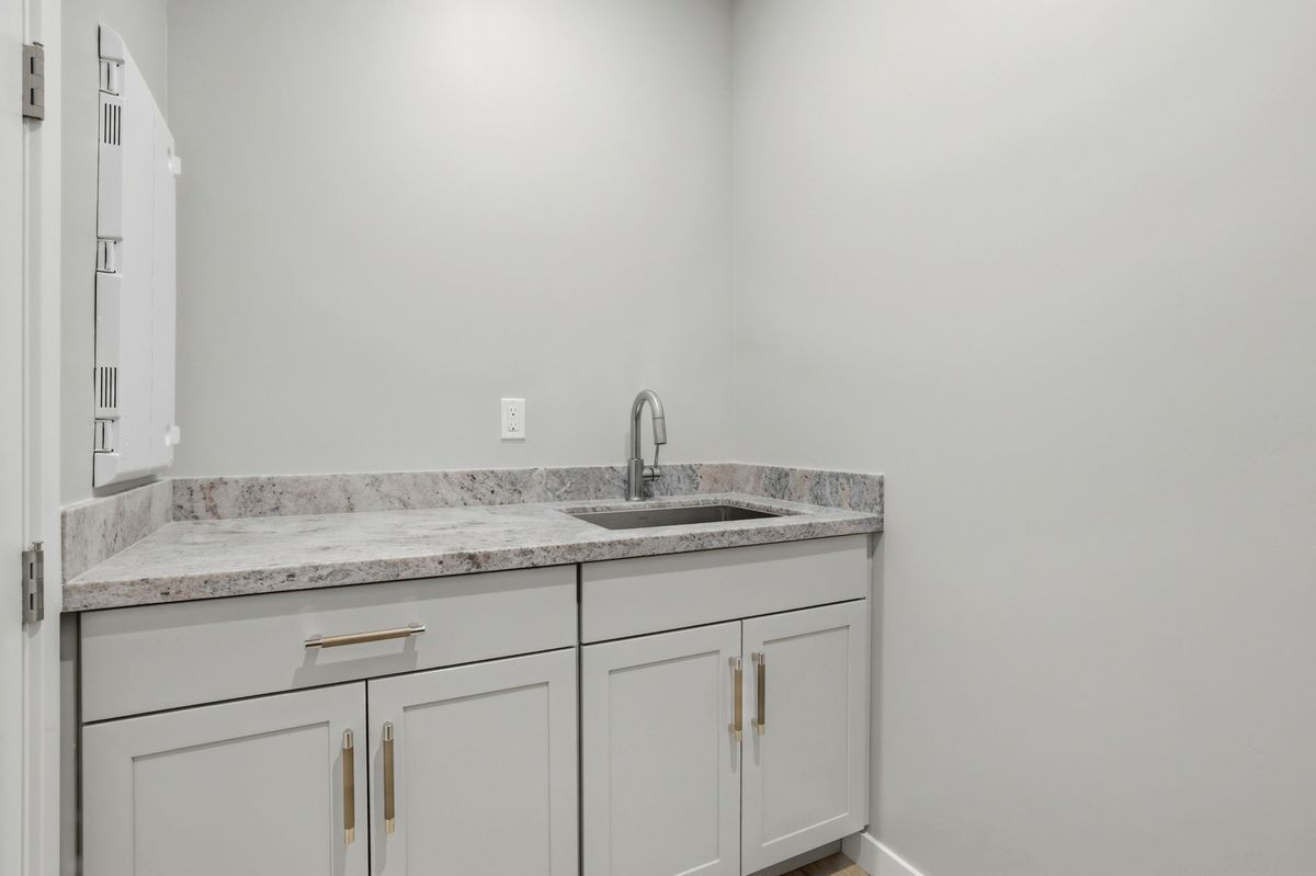 Building Photo - 943 Cumberwood Ct