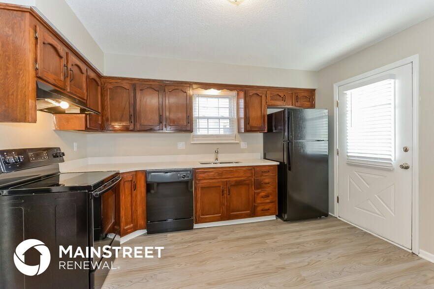 Building Photo - 4815 S Kendall Dr