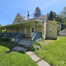 Building Photo - Duplex - 2 Bedroom, 2 Full Bathrooms and a...