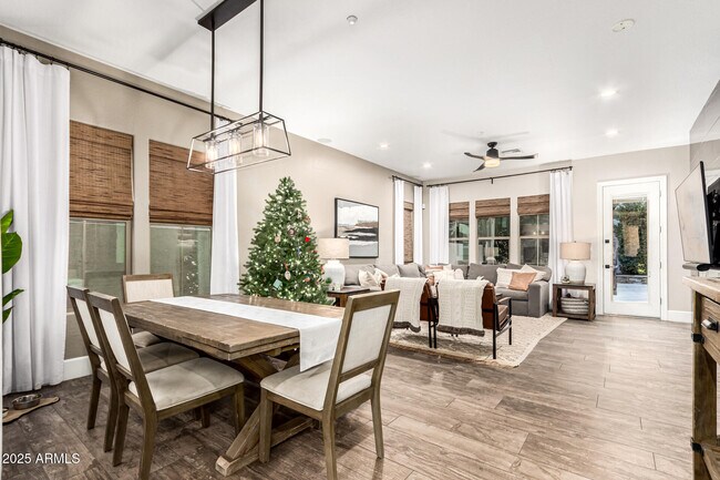 Building Photo - 9250 E Via De Vaquero Dr