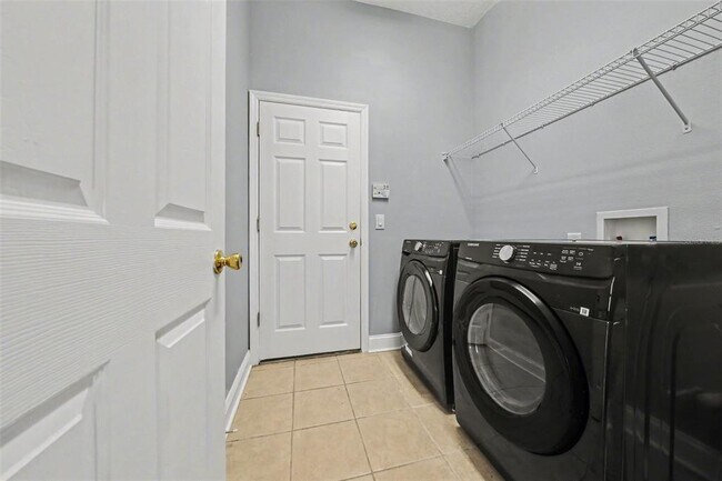 Building Photo - 7005 Winding Lake Cir