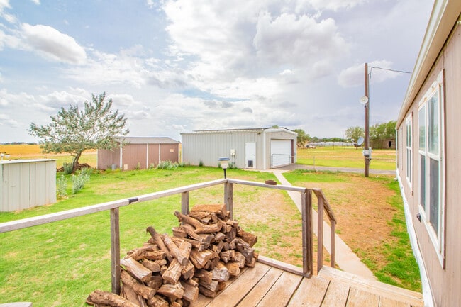 Building Photo - 2311 F M 1294