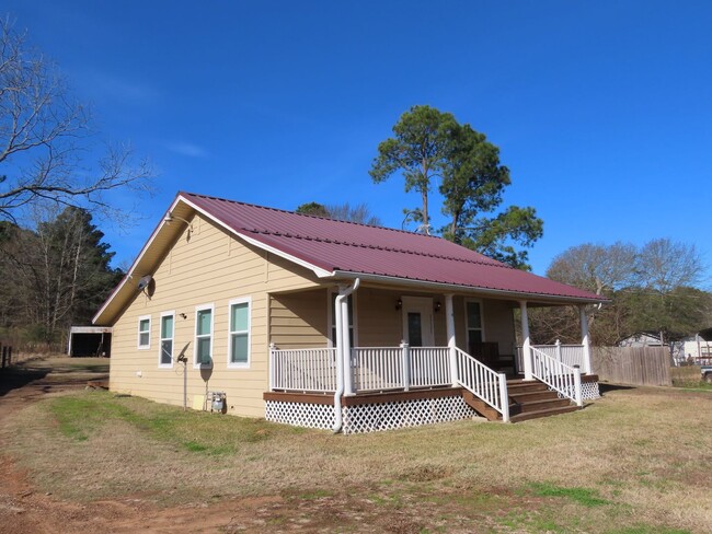 Building Photo - Country Living in Troup! Updated 3 Bedroom...