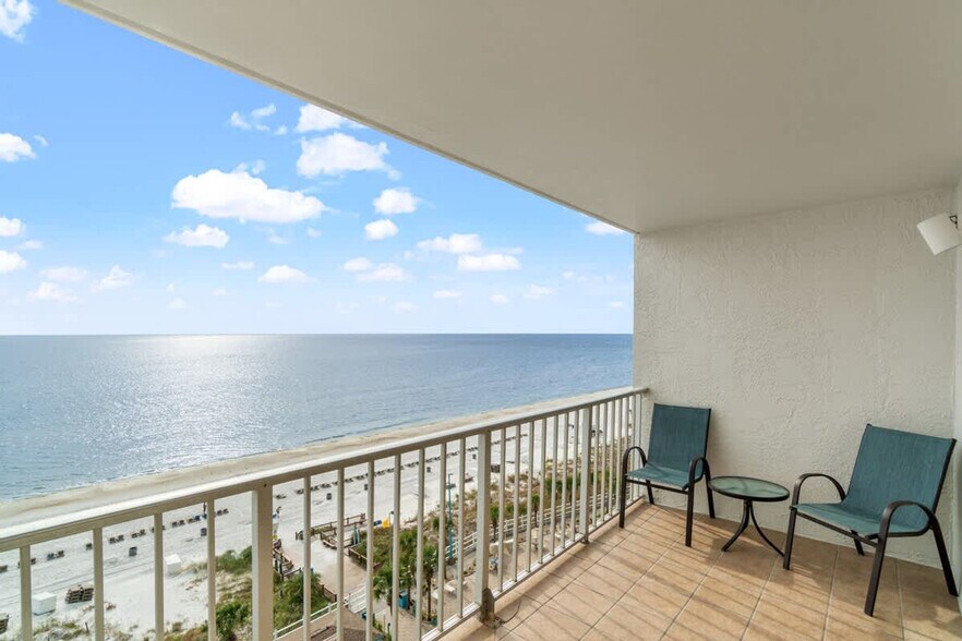 Building Photo - 8743 Thomas Dr