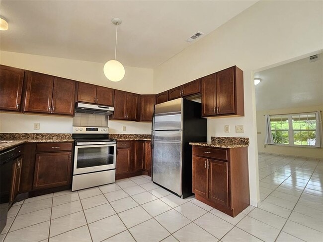 Building Photo - 1202 Regal Ridge Dr