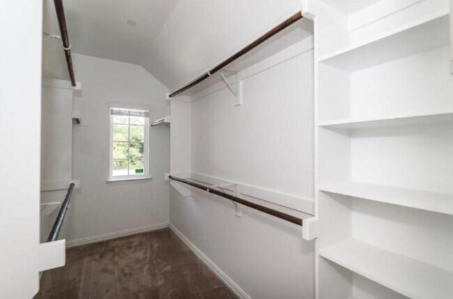 Building Photo - 250 Barrington Ln