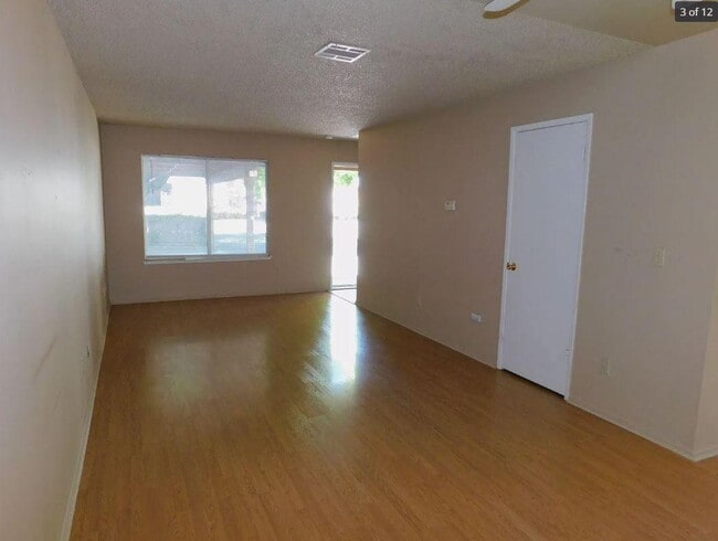 Building Photo - 8280 Brentwood Blvd