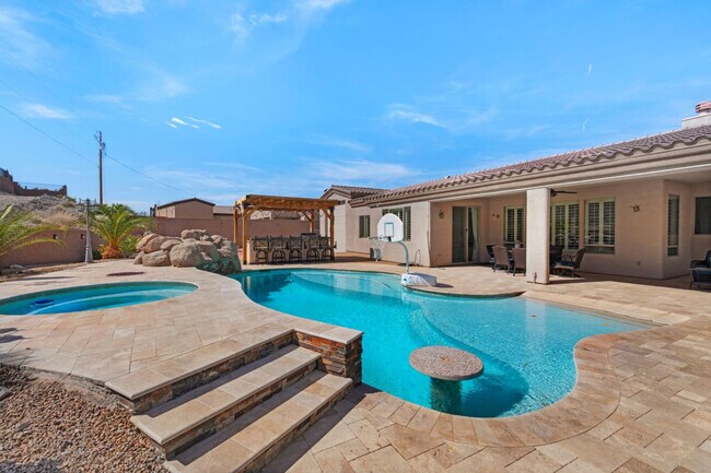 Building Photo - 3940 Duke Dr