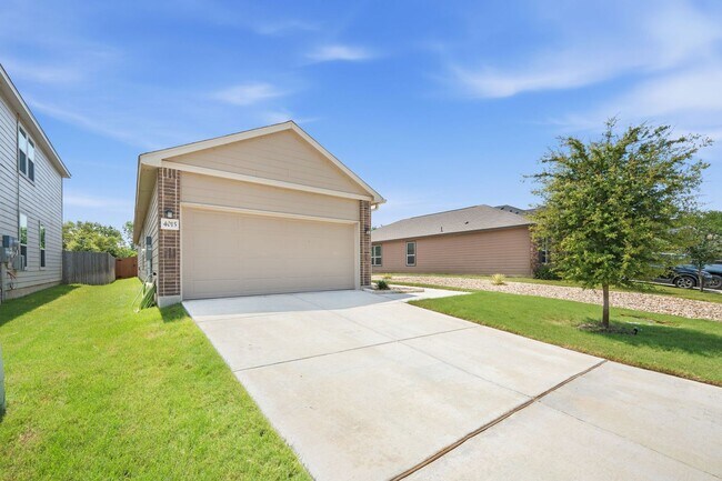Building Photo - 4015 Casita Mia St