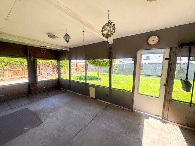 Building Photo - "Spacious 4-Bedroom, 2-Bathroom in Yuma!"