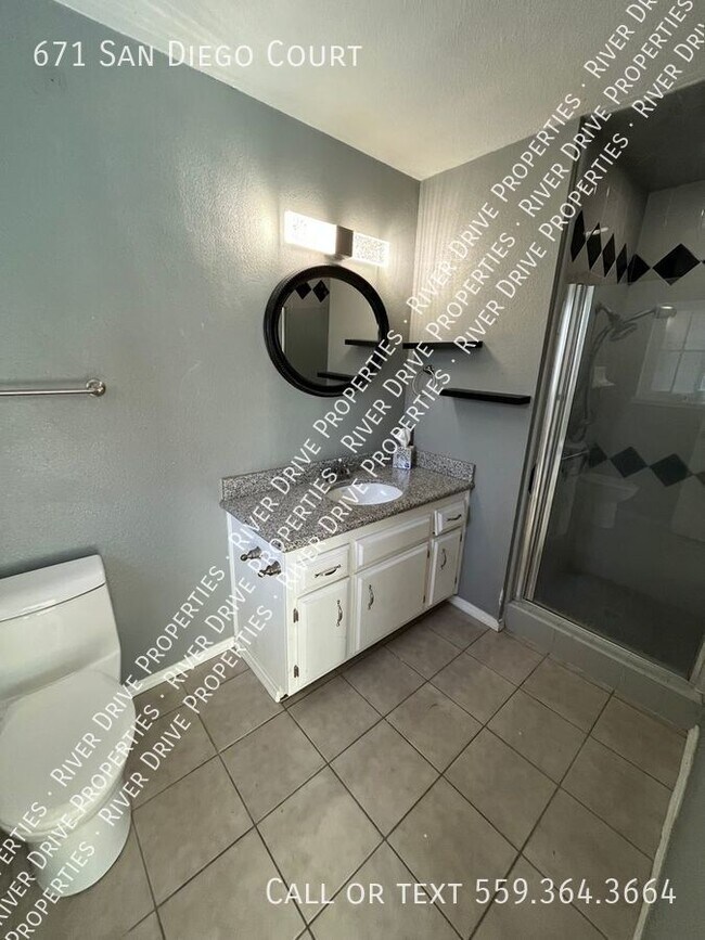 Building Photo - North Merced With Pool!!