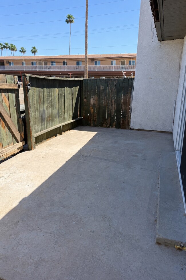 Building Photo - Triplex - Ave A