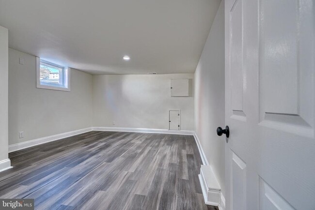 Building Photo - 6504 Rosemont Ave