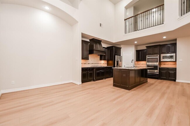 Building Photo - 24210 Madrid Hill Ln