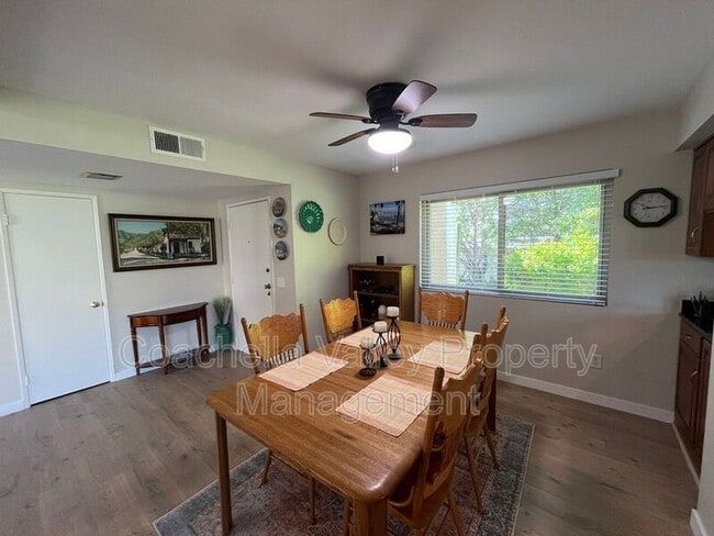 Building Photo - 643 N Vía Acapulco