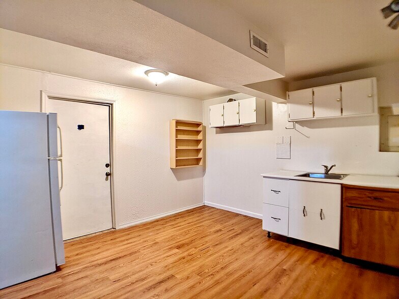 Building Photo - 2746 SE 73rd Ave