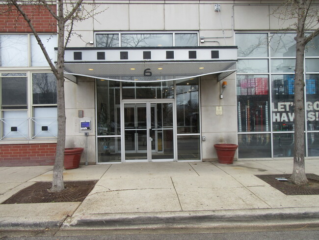 Primary Photo - 6 S Laflin St