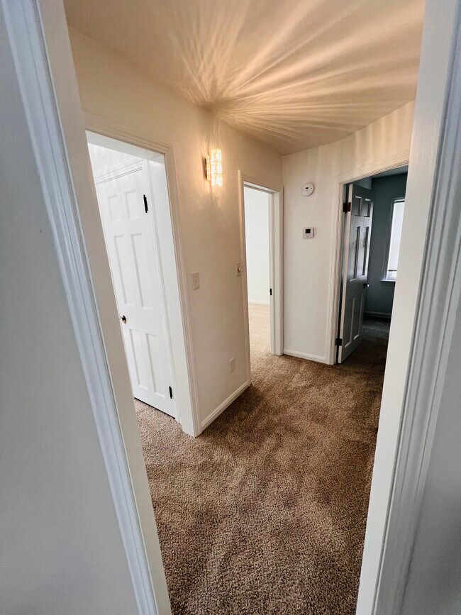 Building Photo - 123 Gould Ave