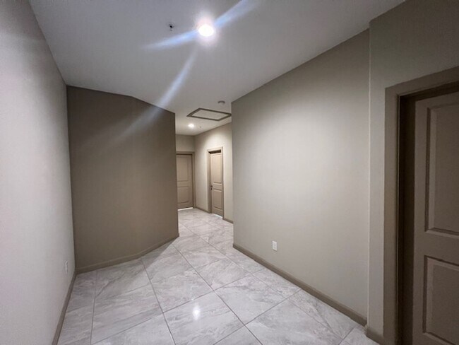 Building Photo - THE DORADO CONDOMINIUMS