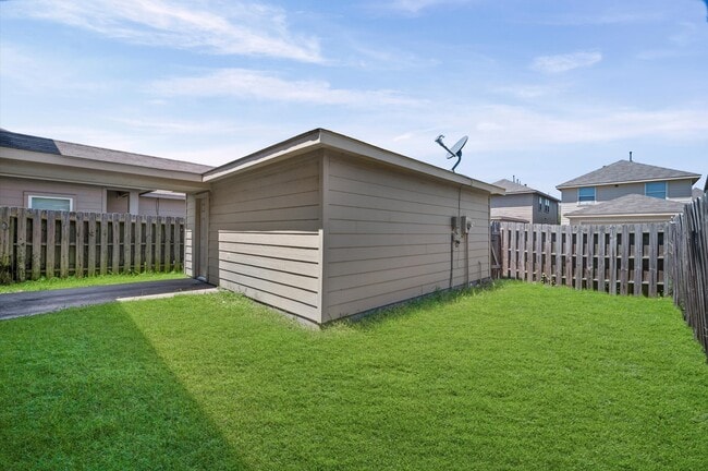 Building Photo - 14286 Empanada Dr