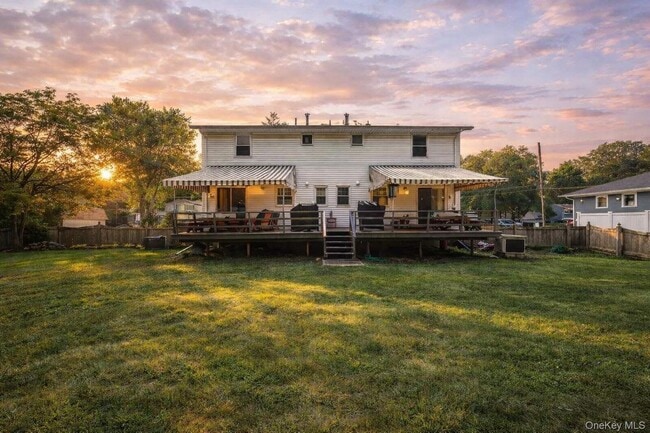 Building Photo - 165 S William St