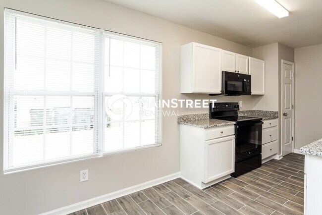 Building Photo - 3 Bedroom Pet-Friendly Home in Raleigh, NC with Main Street Renewal