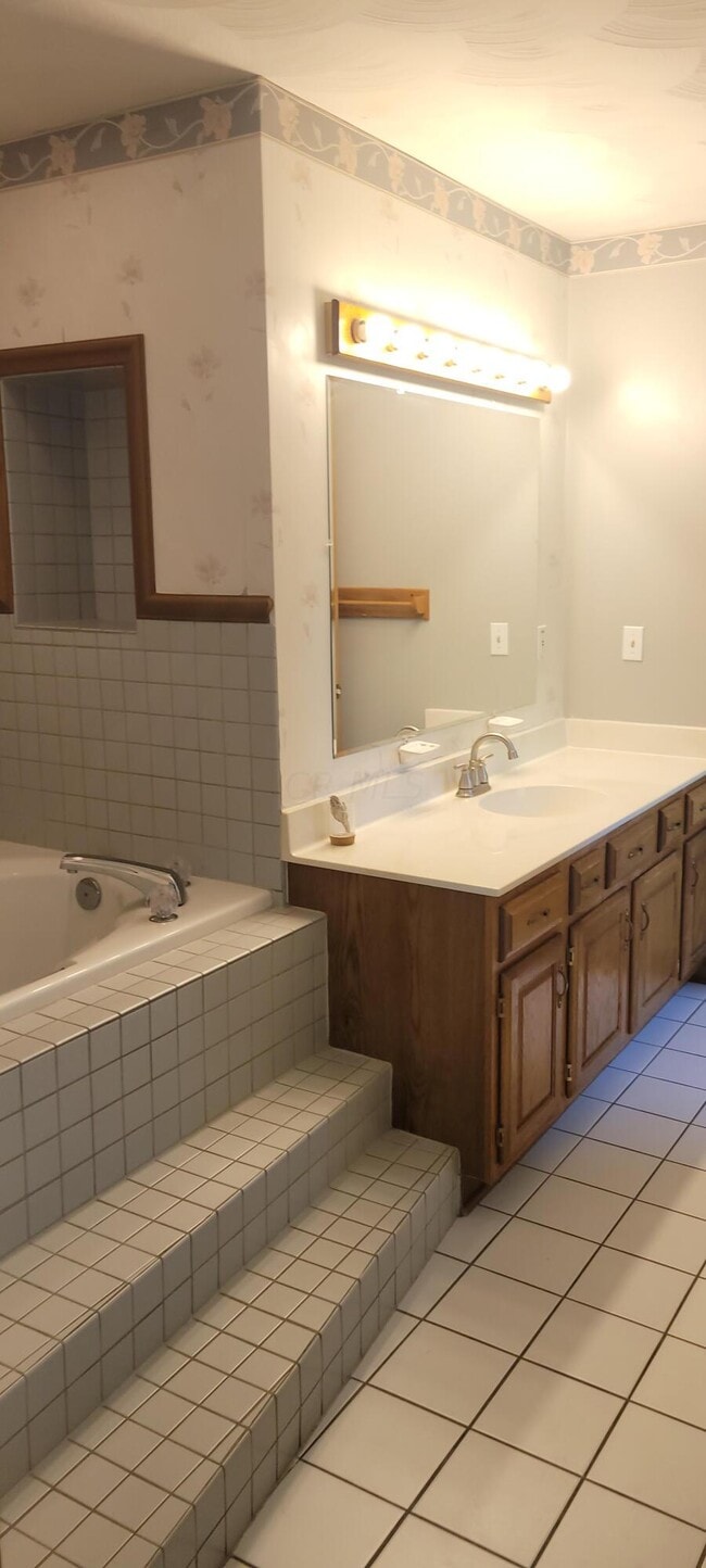 Building Photo - 11201 Beaver Rd NW