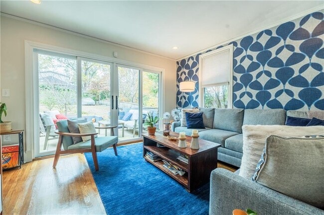 Building Photo - 360 8th St NE