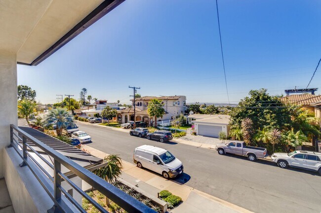 Building Photo - Ultra Luxury Guest House w/Private 200sf B...