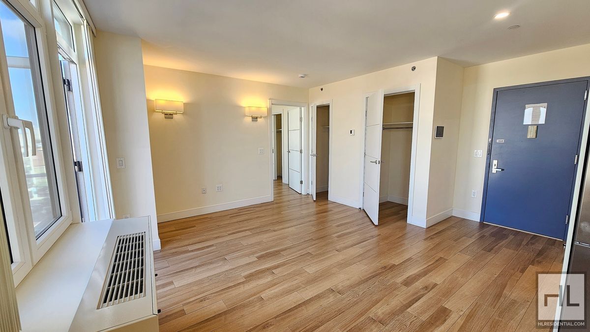 Building Photo - Northern Boulevard