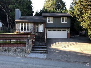 Building Photo - Stunning 3BR 1.75 BA Sammamish Home.  Rece...