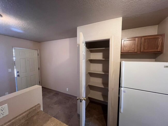 Building Photo - 502 U.S. Rte 66