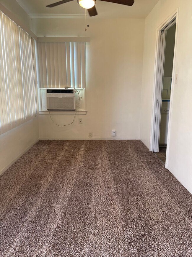 Building Photo - Darling 1 bedroom home ready for you