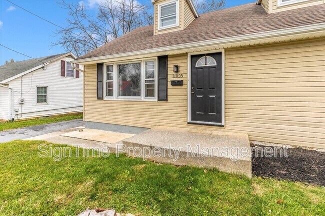 Building Photo - 11025 Rosewood Dr