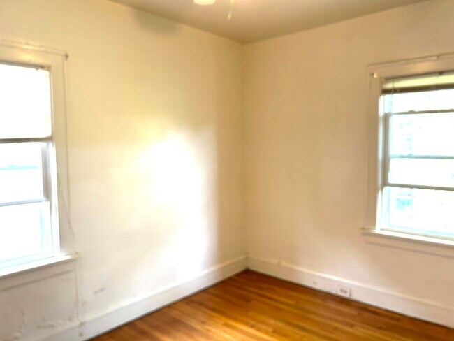 Building Photo - 1242 Hird Ave
