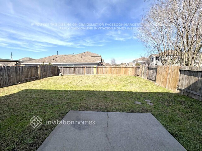 Building Photo - 4030 Falvel Shadow Creek Dr